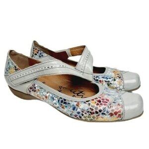 UN TOUR EN VILLE UTV Mary Jane Mosaic & Grey Patent Leather Shoes Sz 6.5 - 7